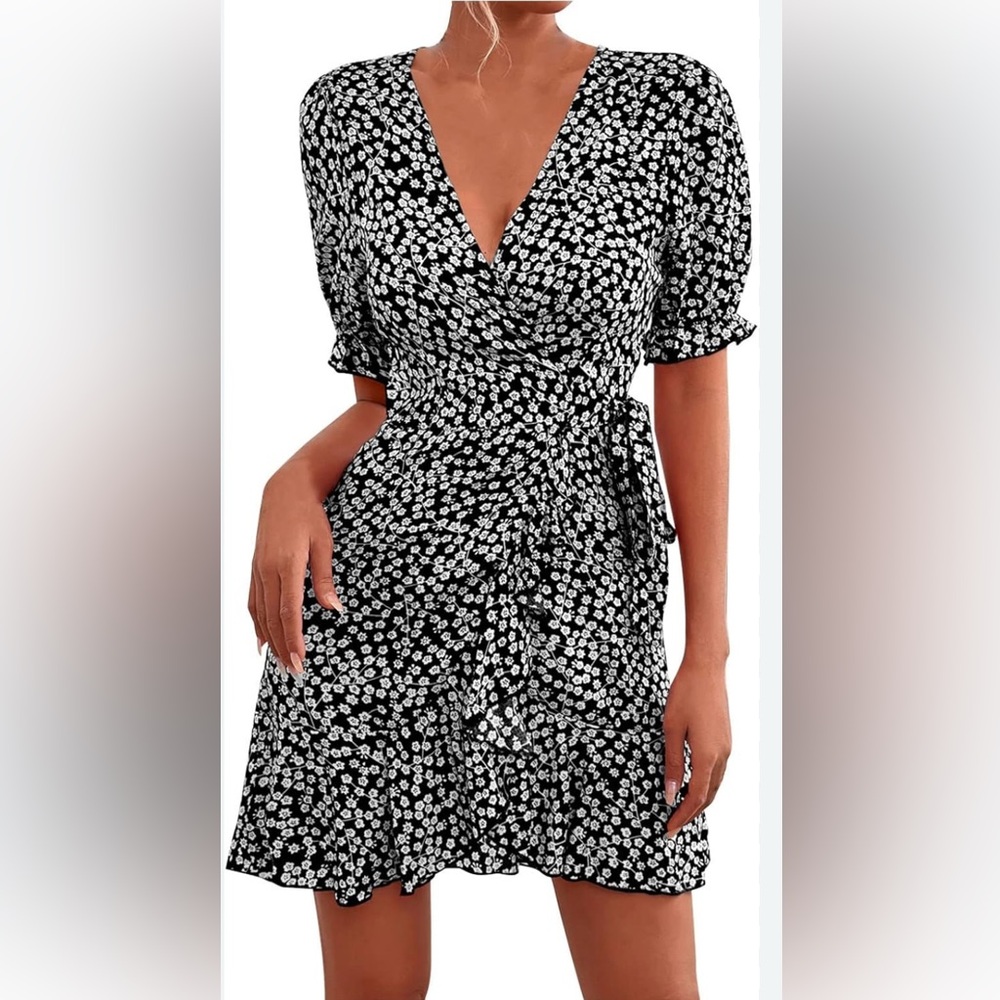 Black and white floral wrap dress size extra small.